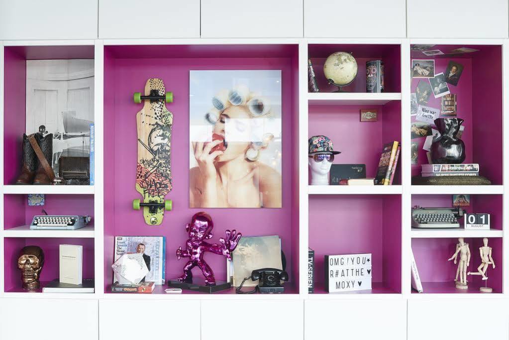 Moxy Frankfurt Airport Hotel Франкфурт на Майн Екстериор снимка